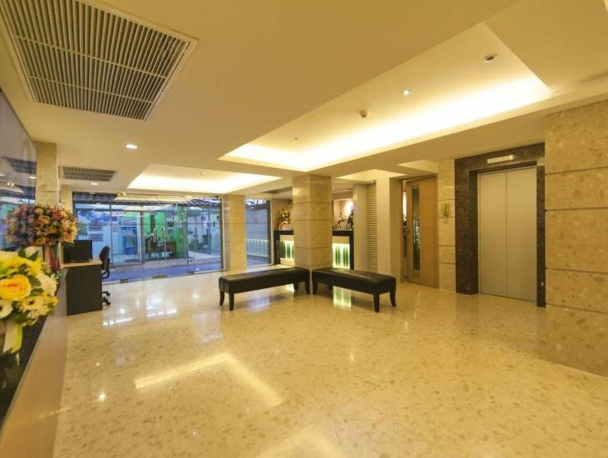 Gateway Hotel Pratunam Bangkok Exterior photo
