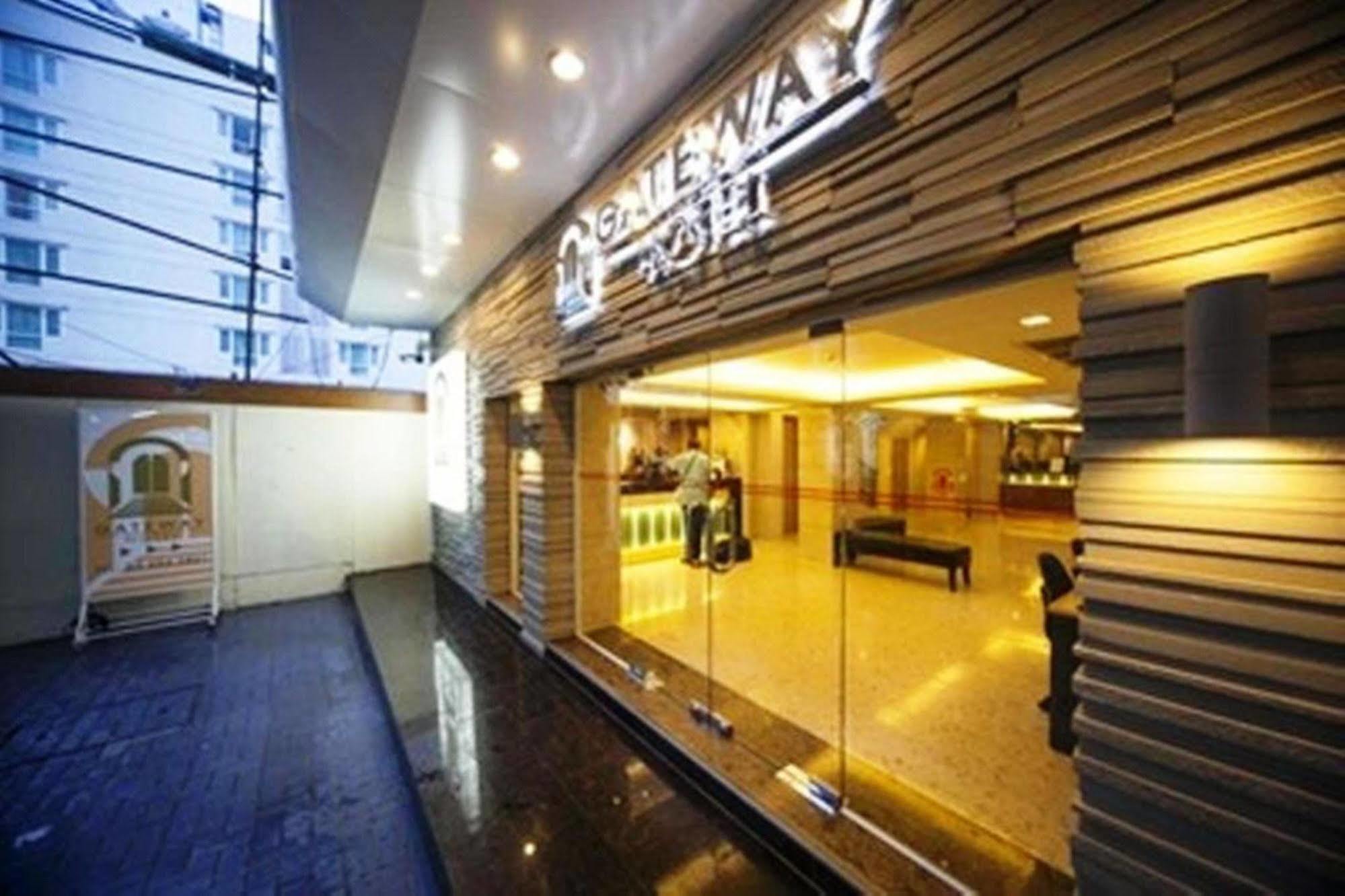 Gateway Hotel Pratunam Bangkok Exterior photo